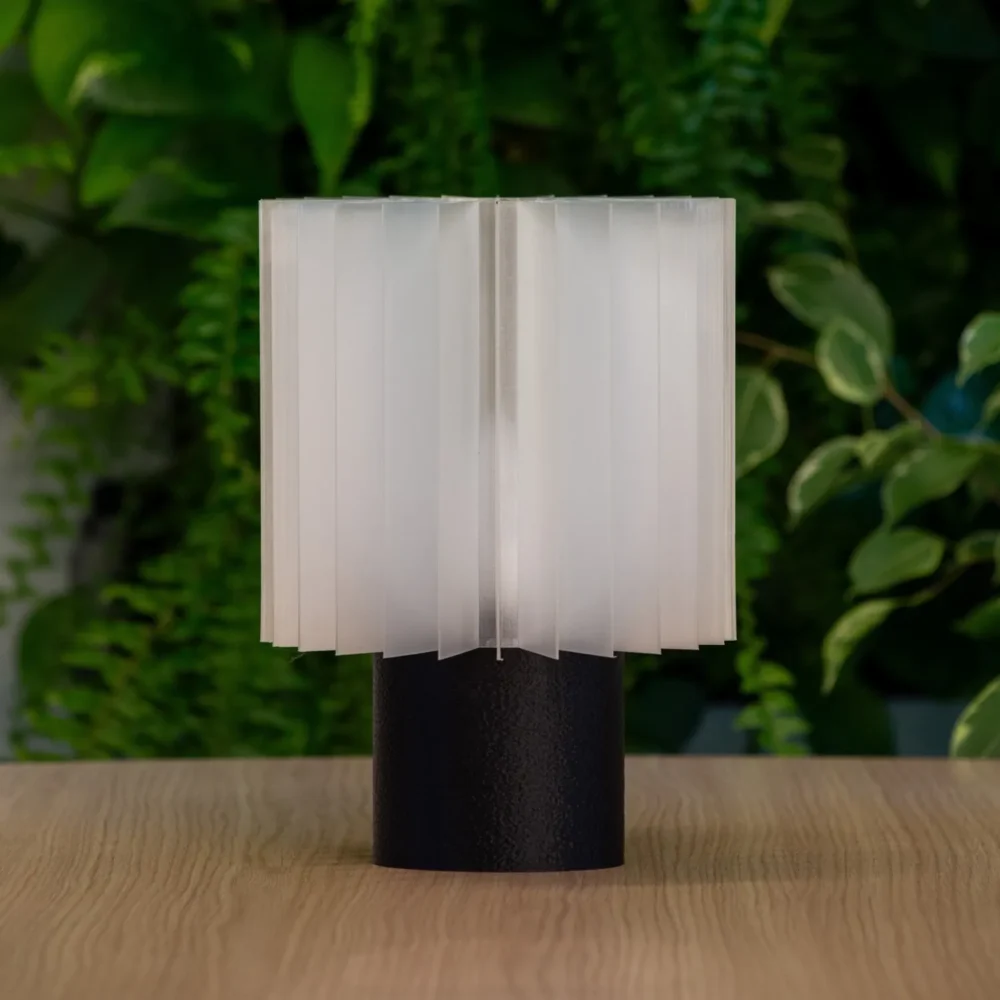 LUOOM Zephyr lamp