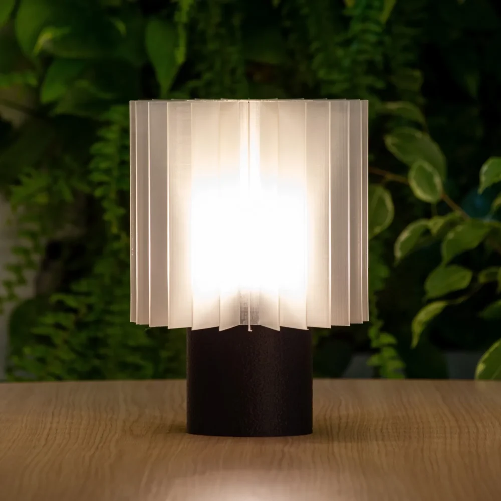 LUOOM Zephyr lamp